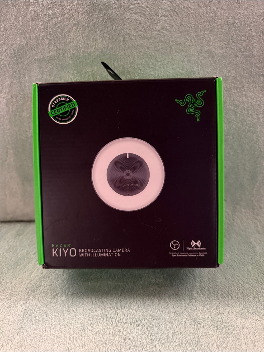 Razer Kiyo Streaming Camera with Ring Light — Black